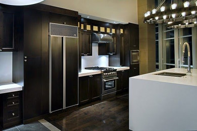 Example of a trendy kitchen design in Toronto