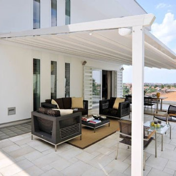 Outdoor Screen Shades: Manual & Motorized