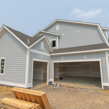 James Hardie Board & Batten and Lap Siding in Light Mist