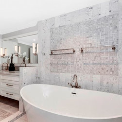 Beacon Street Condo - Bathtubs