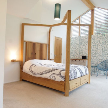Four poster bed