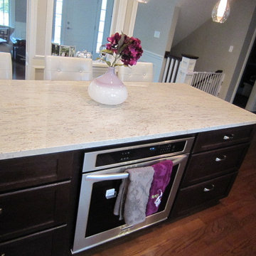 White and Bright kitchen in Western Springs - Contrasting Island