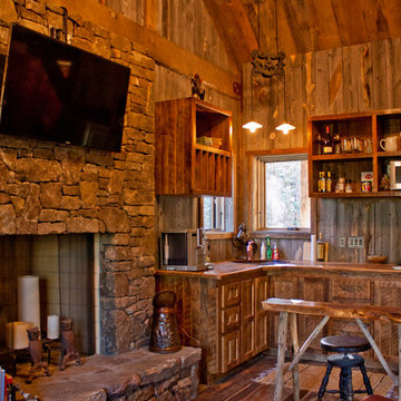 Reclaimed and Rustic Materials Make A Cabin Cozy