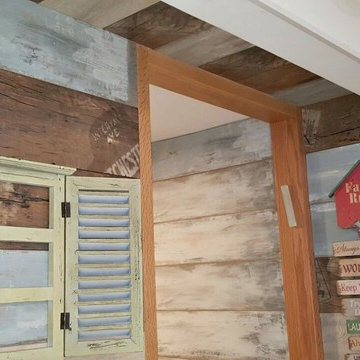 small nook with ceiling/continuing the wood into pantry