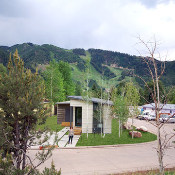 B- Line Small 003 | front facade