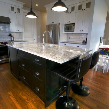 Center Island - U-Shaped Kitchen
