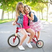 Chani Mintz's photo