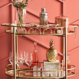 シャビーシック調のおしゃれなホームバーの写真