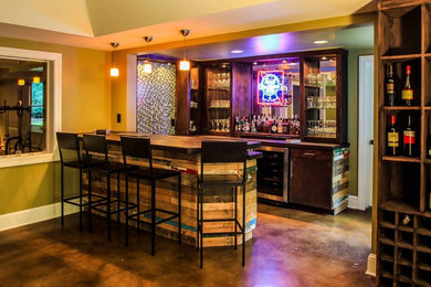 Trendy home bar photo in Atlanta