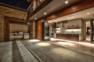 Kitchen - contemporary kitchen idea in Omaha