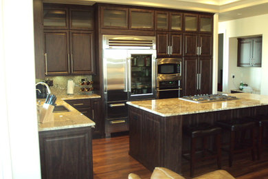 Design ideas for a traditional kitchen in Las Vegas.