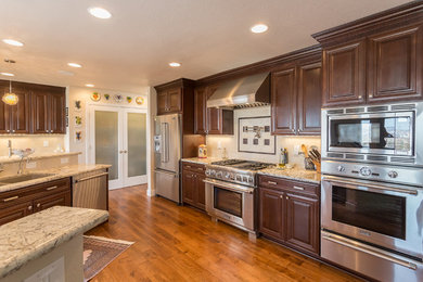 Kitchen - kitchen idea in Other