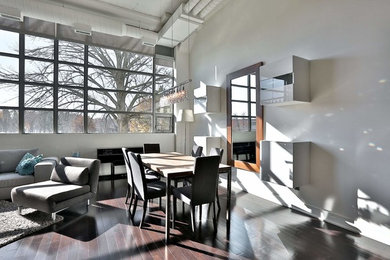 This is an example of a contemporary dining room in Toronto.