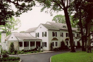 Huge elegant exterior home photo in New York