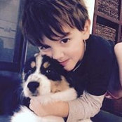 Holly Lewis's photo
