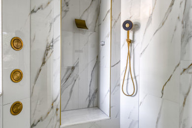 Bathroom - bathroom idea in New York