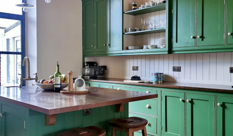 Room Tour: Colour Confidence Revitalises a Family Kitchen-diner