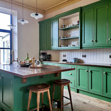 Room Tour: Colour Confidence Revitalises a Family Kitchen-diner