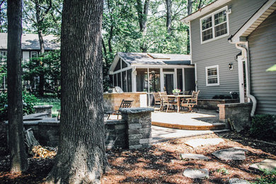 Inspiration for a timeless patio remodel in Chicago