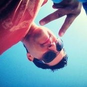 Adam Solizs foto