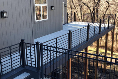 Minimalist metal railing deck photo in Kansas City