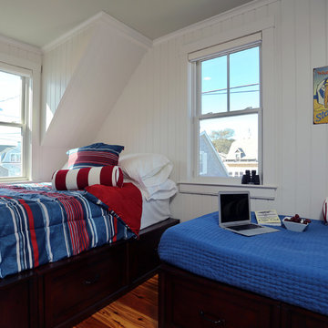 Small Beach House Lives Big