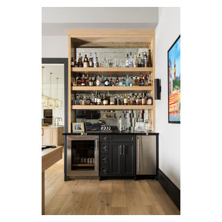 Post & Paddock - Transitional - Home Bar - Dallas - by Le Belle Maison ...