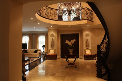 Entryway - traditional entryway idea in Toronto