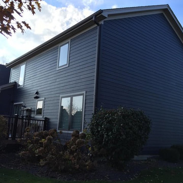 Dive into Deep Ocean blue siding by James Hardie!