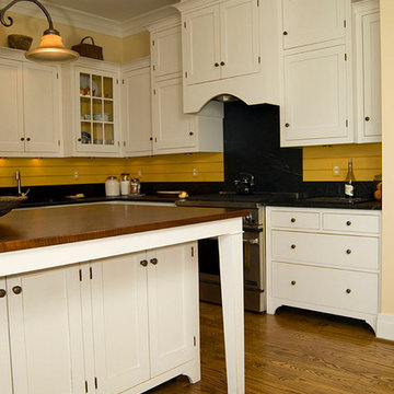 Kentucky White/ Soapstone Kitchen
