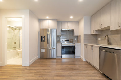 Kitchen - kitchen idea in Vancouver
