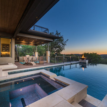 Linear Pool with Negative Edge in San Antonio, TX