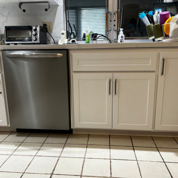 Modern Kitchen Remodel Done in a Shaker Door