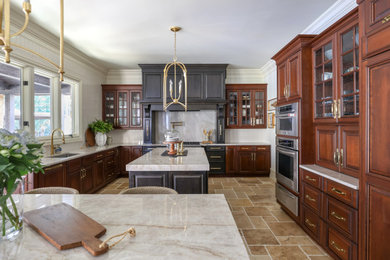 Example of a kitchen design in Raleigh