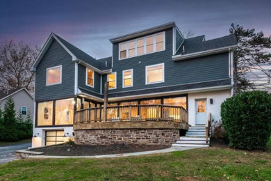 1950s exterior home idea in Other