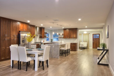 Dining room - modern dining room idea in San Diego