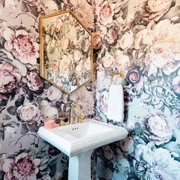 Alberta Ave: Powder Room