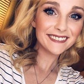 Taylor Stevens's photo