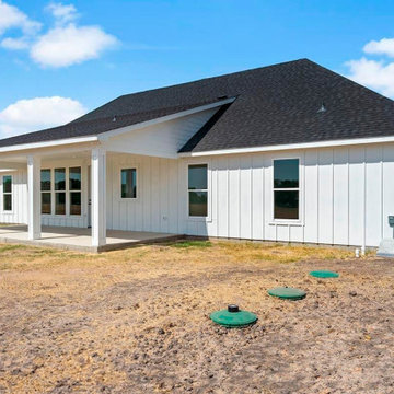 James Hardie Board & Batten in Deep Ocean and Arctic White