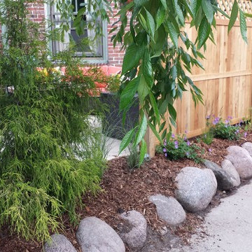 Intimate Backyard - Milwaukee East Side