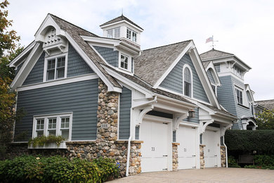 Beach style exterior home photo in Chicago