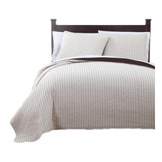 50 Most Popular Queen Size Quilts And Bedspreads For 2020 Houzz