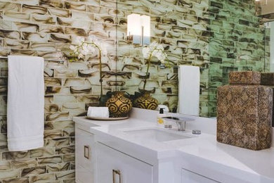 Example of a trendy bathroom design in Miami
