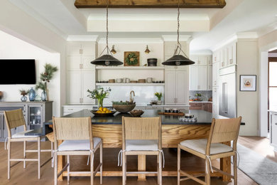 Kitchen - kitchen idea in Raleigh