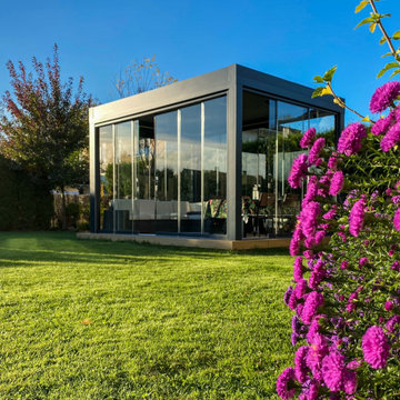 Retractable Pergola with Vertex Zip Screen & Glass Doors