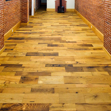RECLAIMED OAK