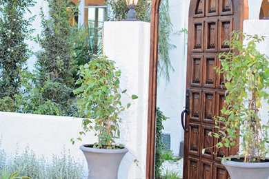 Photo of a mediterranean landscaping in Los Angeles.