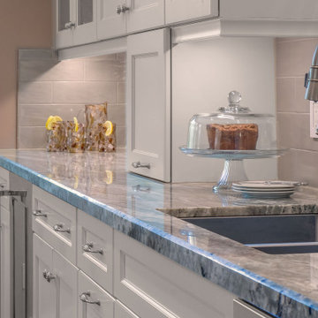 Kitchen Combines Cool & Warm Color Palette