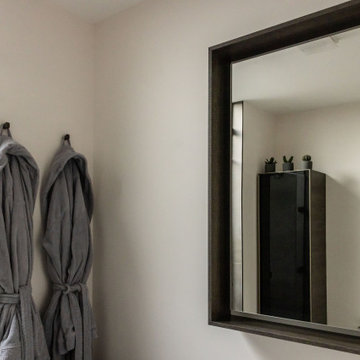 The Hut - Gym Bathroom