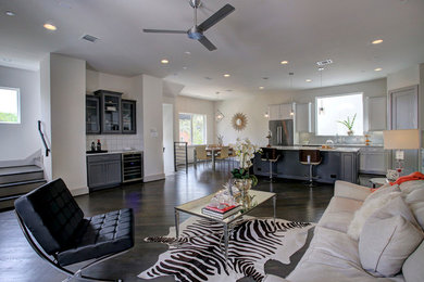 Inspiration for a modern living room remodel in Houston
